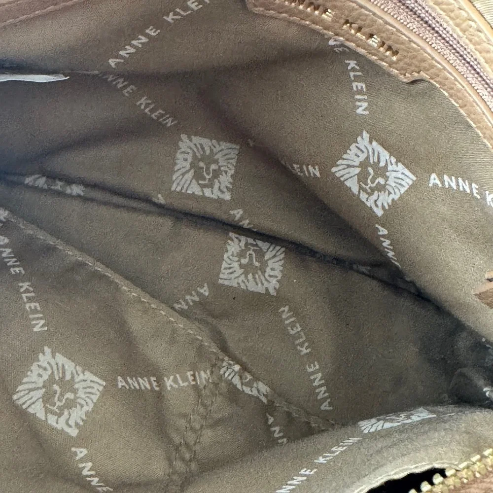Anne Klein Tan Pebble Crossbody Bag Gold Tone‎ Hardware Adjustable Strap
